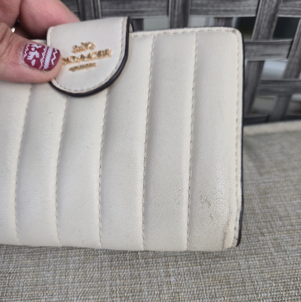 Coach Medium Corner Zip Wallet - Picture 4 of 15